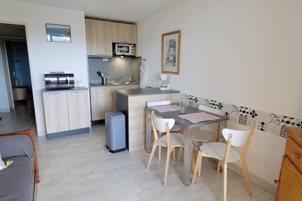 T2 Vue Mer Dans Residence Calme / T2 Sea View In A Quiet Residence 방돌 외부 사진